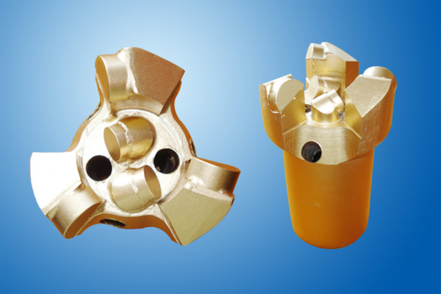 Ф75内凹三翼钻头